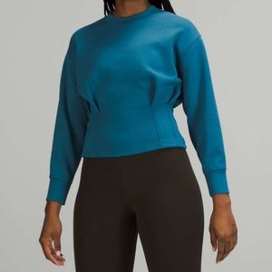 Lululemon Gathered Waist Crew Pullover